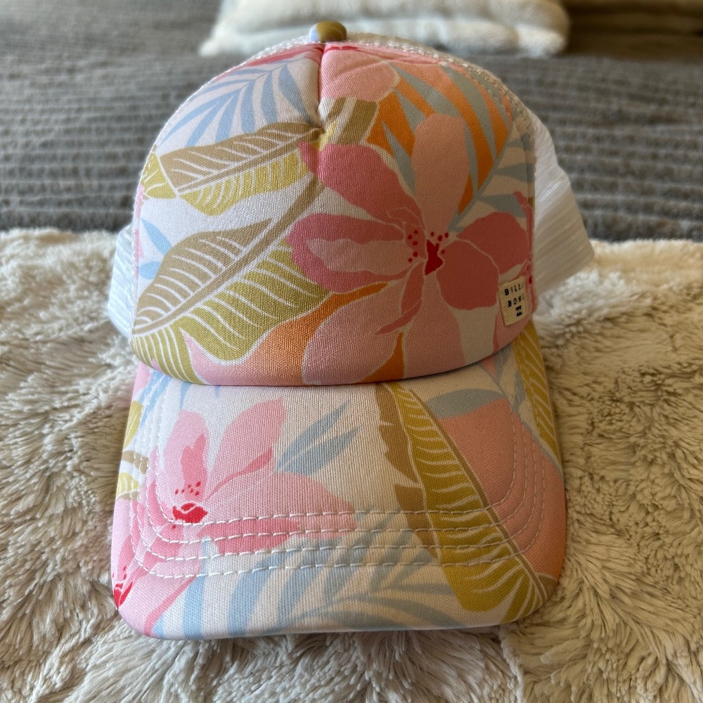 Women’s Billabong ball cap NWOT